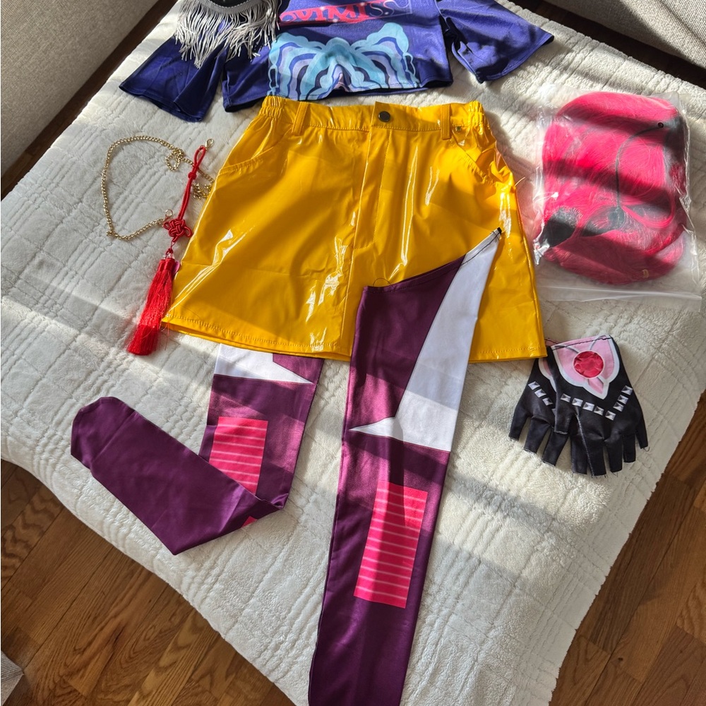 Huntrix |Demon Hunter Mira |Yellow Vinyl Skirt with Purple and Pink Accessories